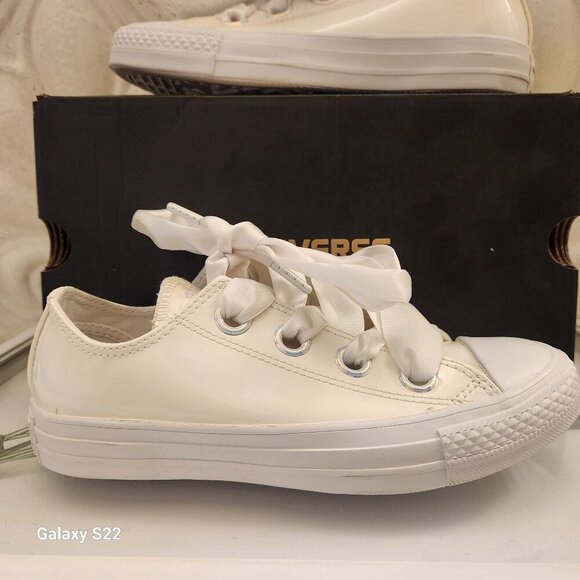Converse Big Eyelets Patent Leather Low white sneakers. NIB. Size 6 - Picture 1 of 10